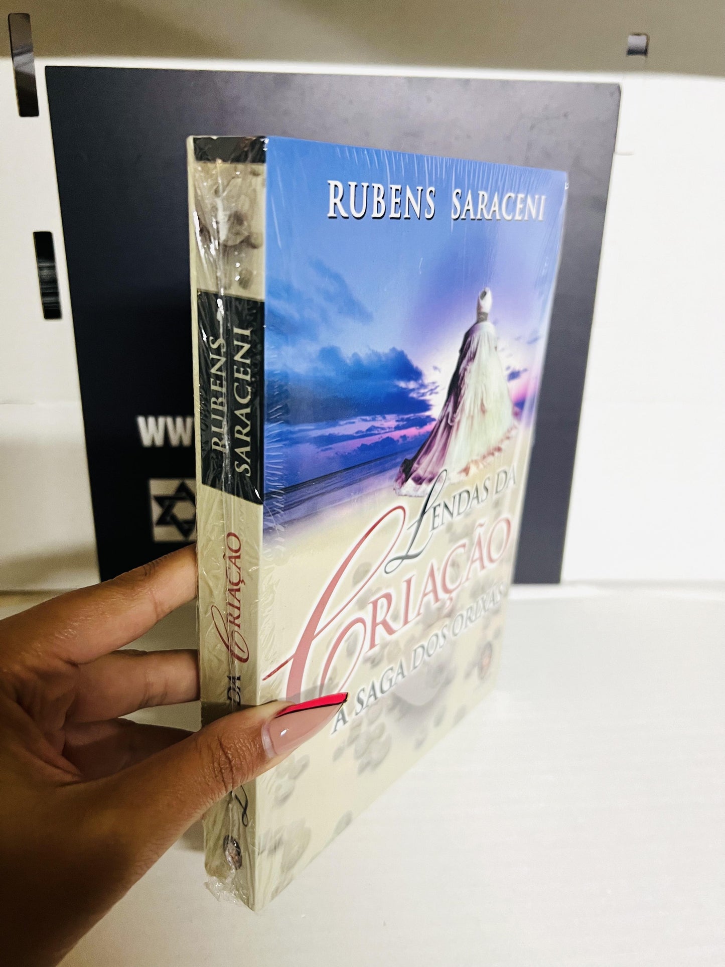 LIVRO "AS LENDAS DA CRIAÇÃO, SAGA DOS ORIXÁS"